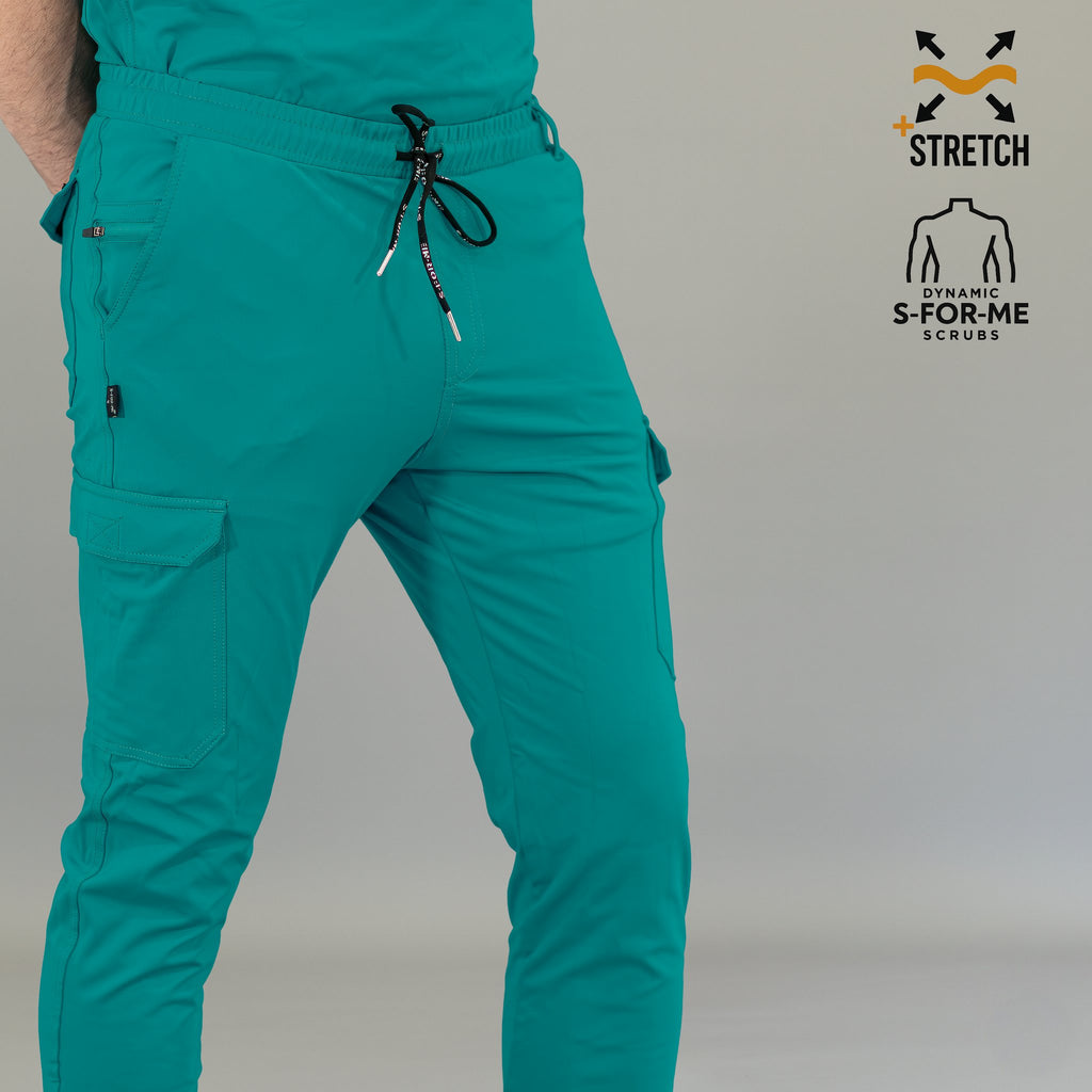 Detalle frontal de jogger médico verde teal para hombre con cintura ajustable