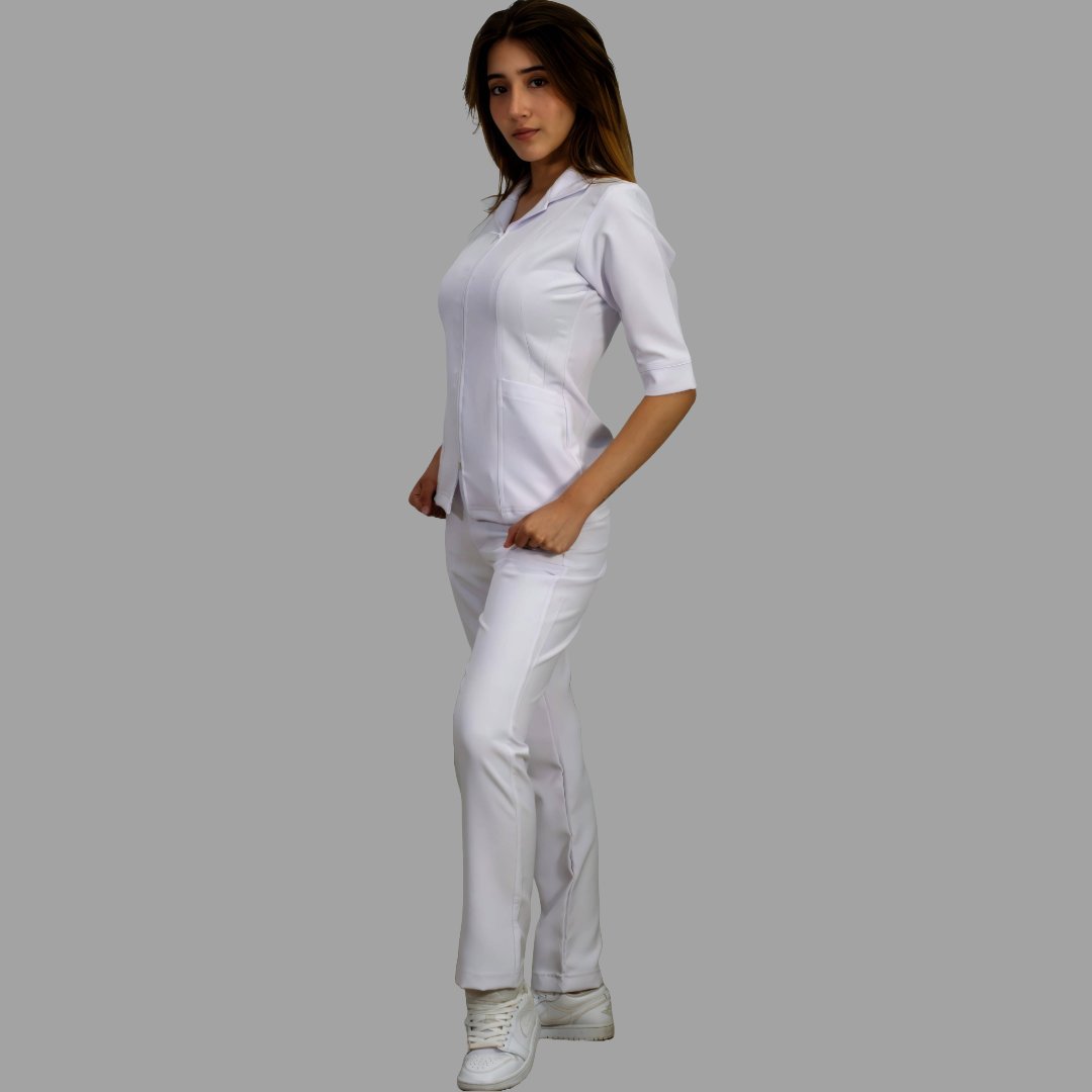 Uniforme clinico blanco Pure White para mujer con filipina stretch antifluido manga tres cuartos