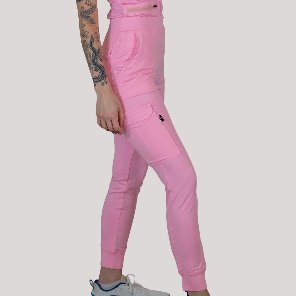 Scrub jogger rosa pastel para mujer Sandel Medica con ajuste comodo para guardias